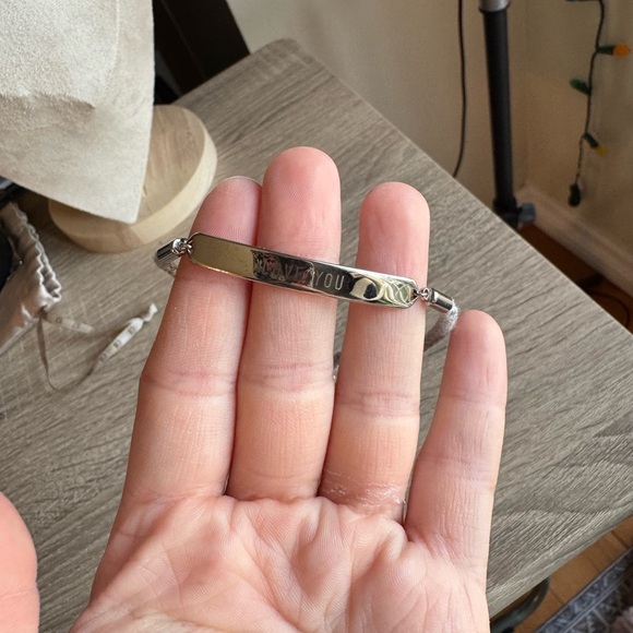 Silver and White Adjustable Bracelet "Love you" - Picture 2 of 4
